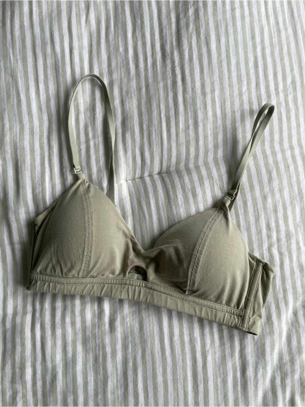 Neiwai Barely Zero Pure Comfort Triangle Bra Size 32A Light Green